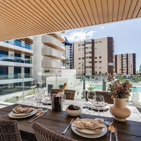 Jade Tower 2br Perfect Location Apartment *